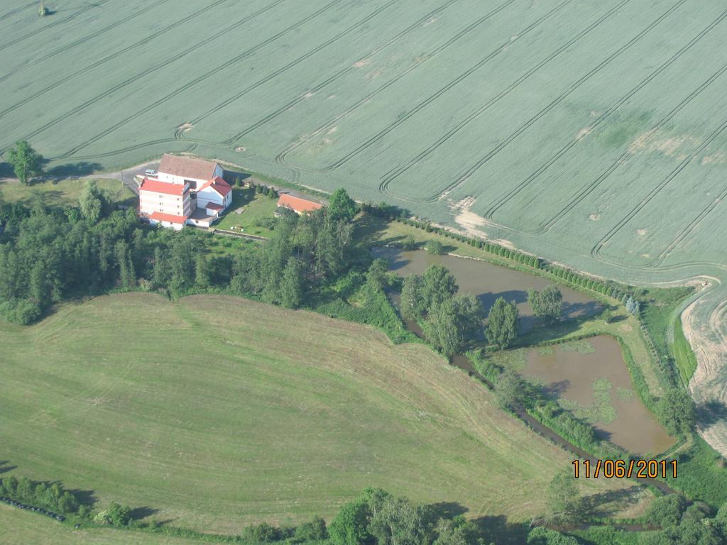 Penzion Hajsky Mlyn Nebanice Exteriör bild